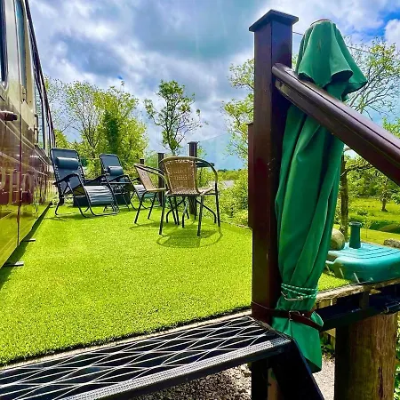 The Carriage - A First Class Experience Holiday home